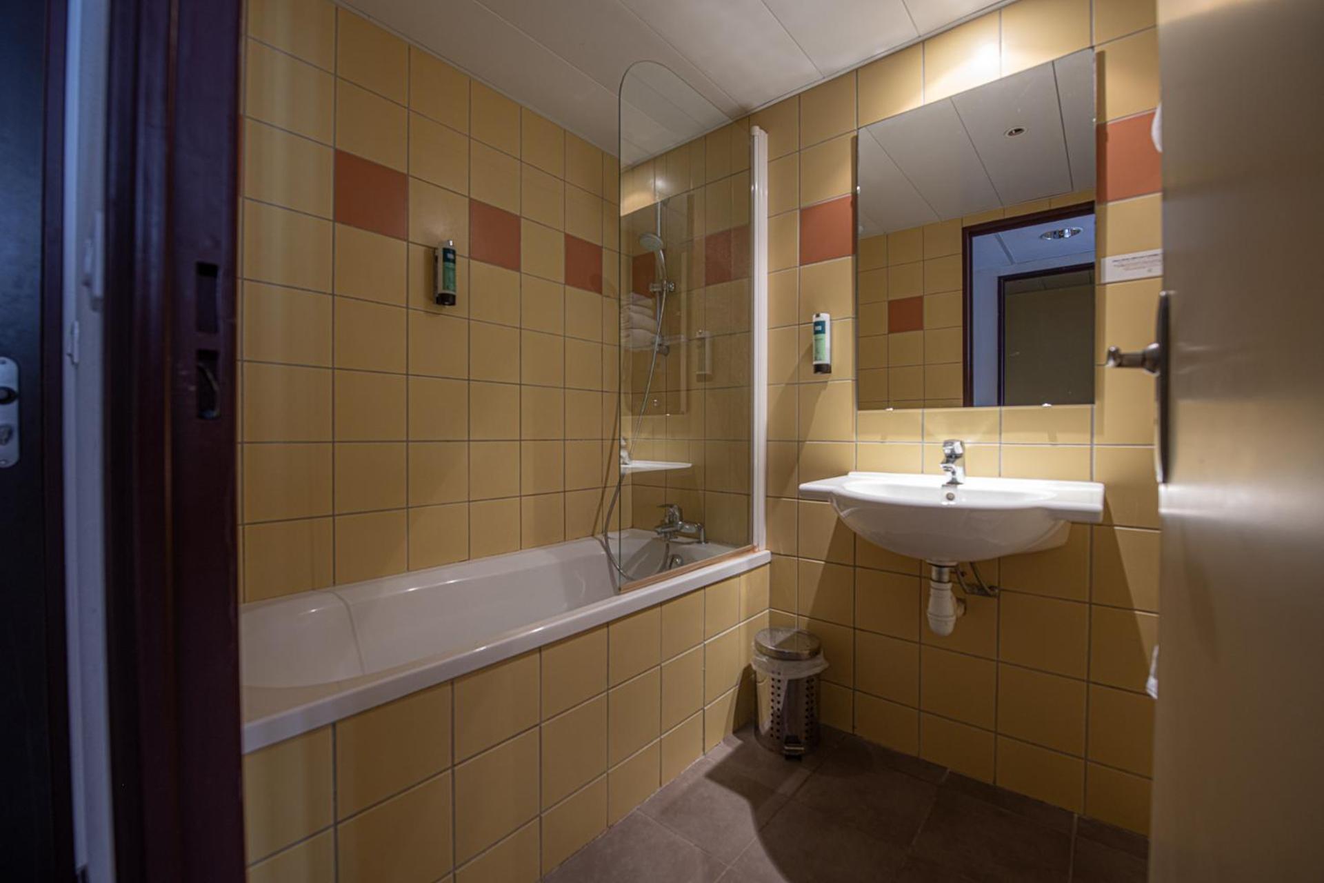 Logis Hotel Le Commerce Navarrenx Exteriér fotografie